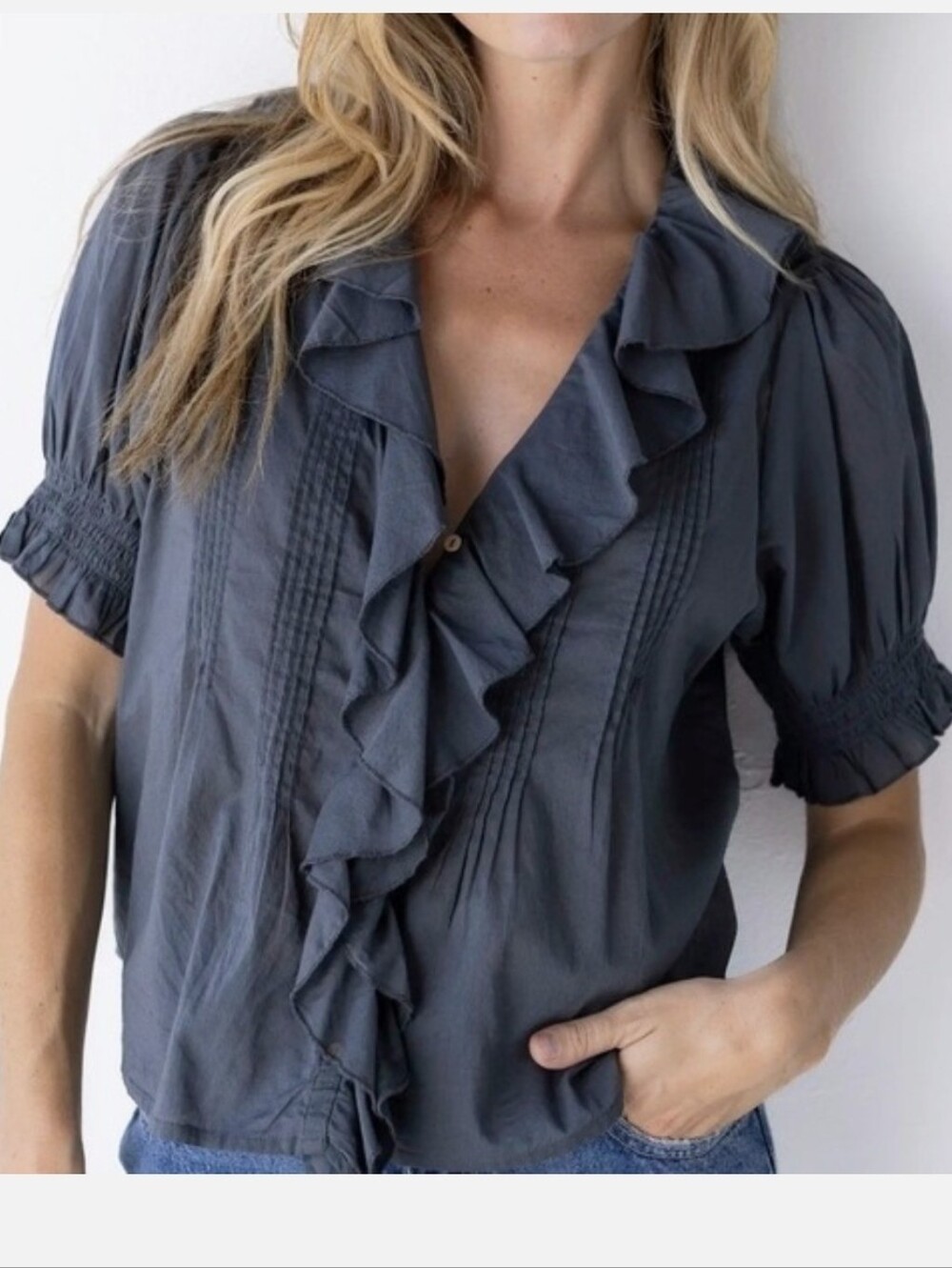 NATURAL LIFE Charcoal Ruffled V-Neck Puff Sleeve Blouse Size Small